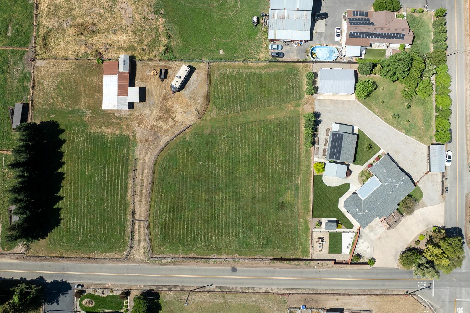 7167 Eleanor Rd, Oakdale, CA 95361