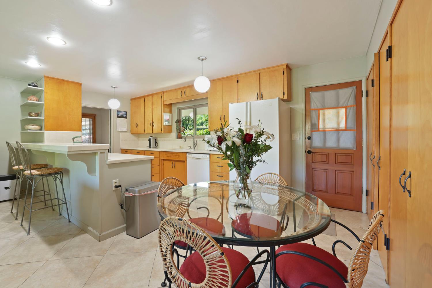 2406 Kenmore Ct, Modesto, CA 95350