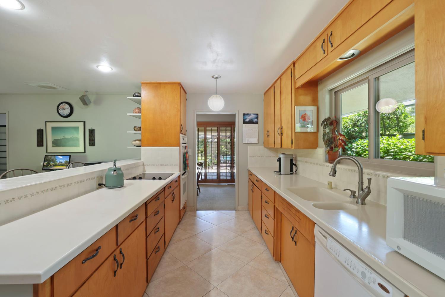 2406 Kenmore Ct, Modesto, CA 95350