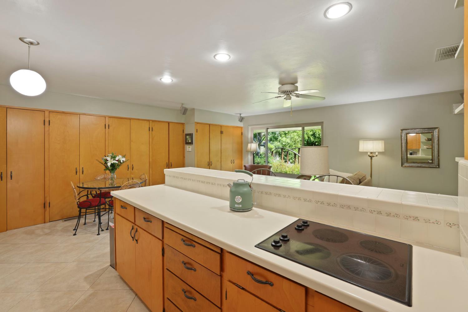 2406 Kenmore Ct, Modesto, CA 95350