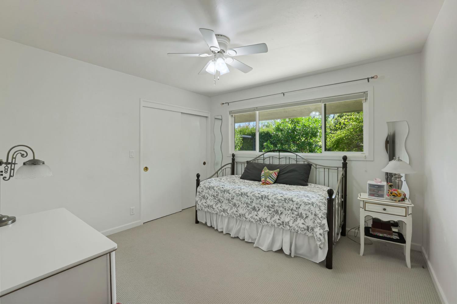 2406 Kenmore Ct, Modesto, CA 95350