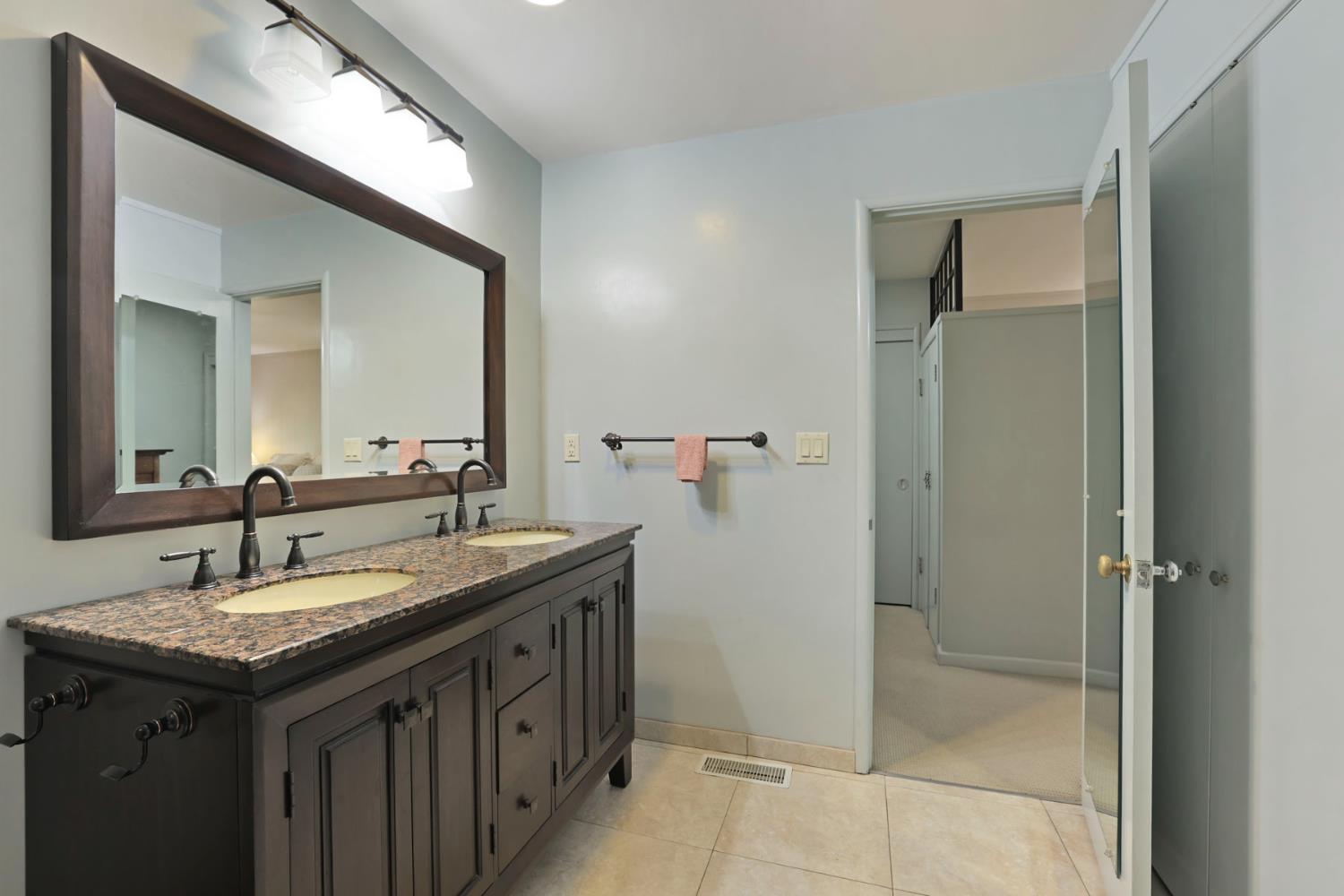 2406 Kenmore Ct, Modesto, CA 95350