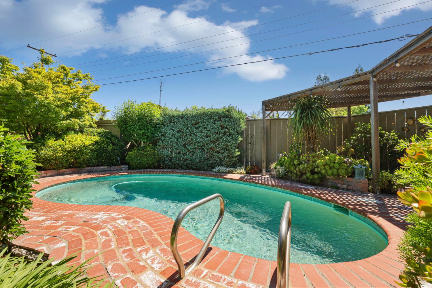 2406 Kenmore Ct, Modesto, CA 95350