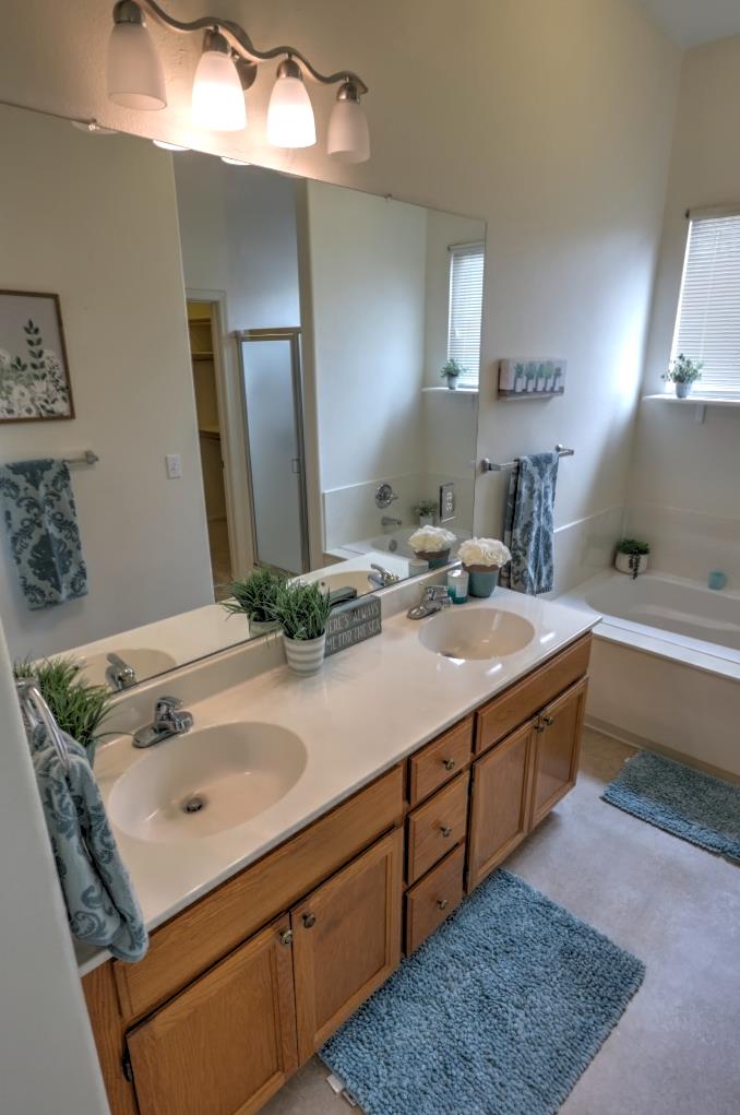 3501 Red Maple Dr, Modesto, CA 95355