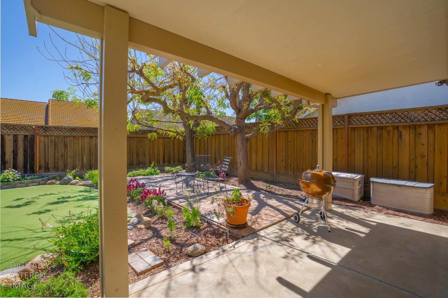 1817 Brooks Ct, Los Banos, CA 93635