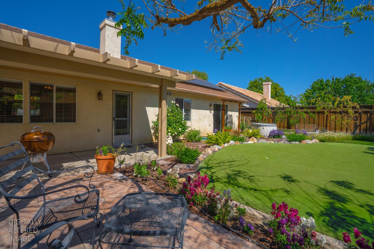 1817 Brooks Ct, Los Banos, CA 93635