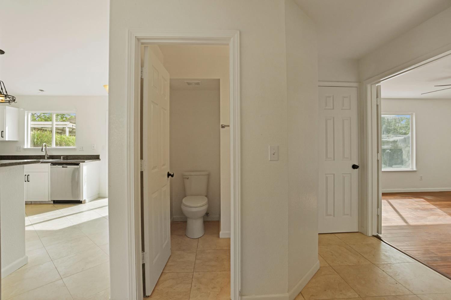 1212 Mcknight Ct, Modesto, CA 95351