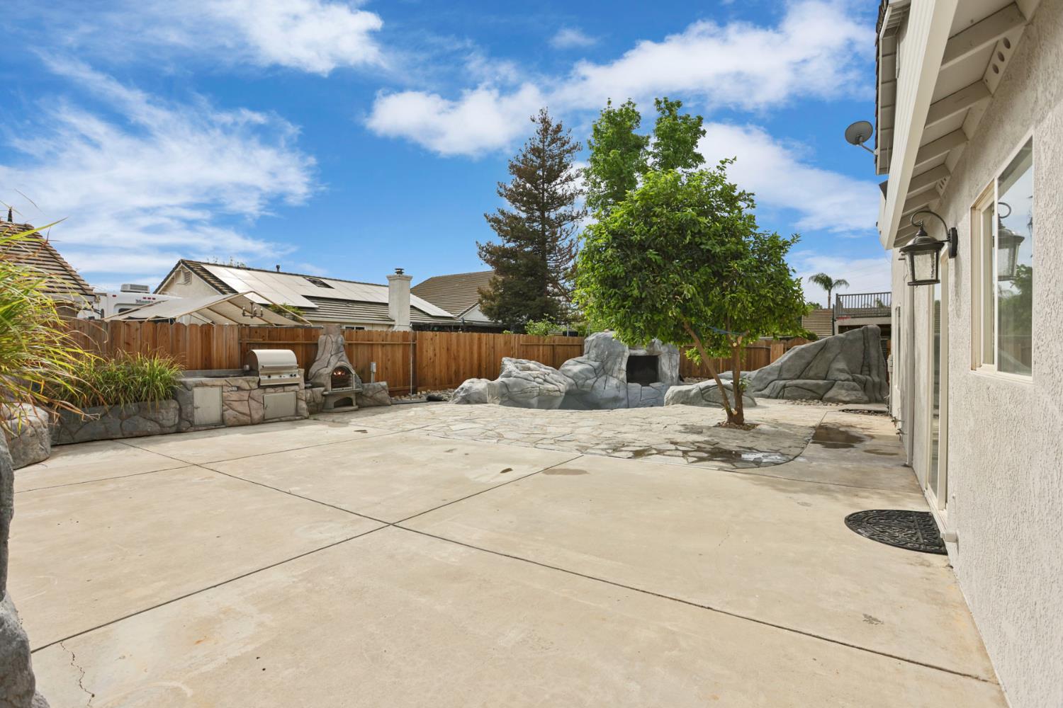 1212 Mcknight Ct, Modesto, CA 95351