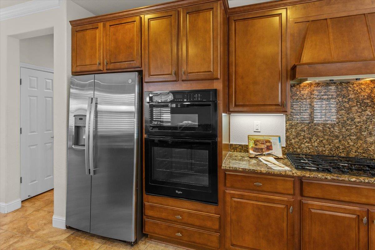 2053 Shady Oak St, Manteca, CA 95336