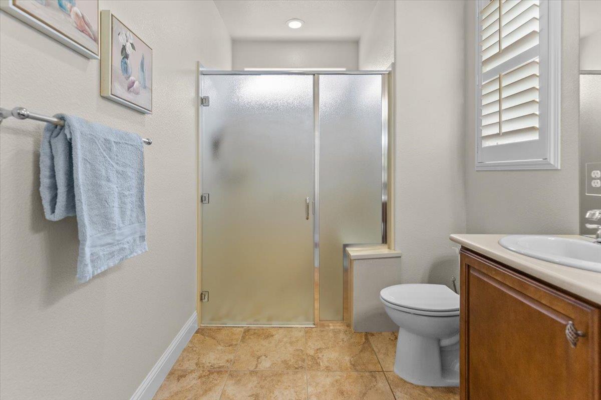 2053 Shady Oak St, Manteca, CA 95336