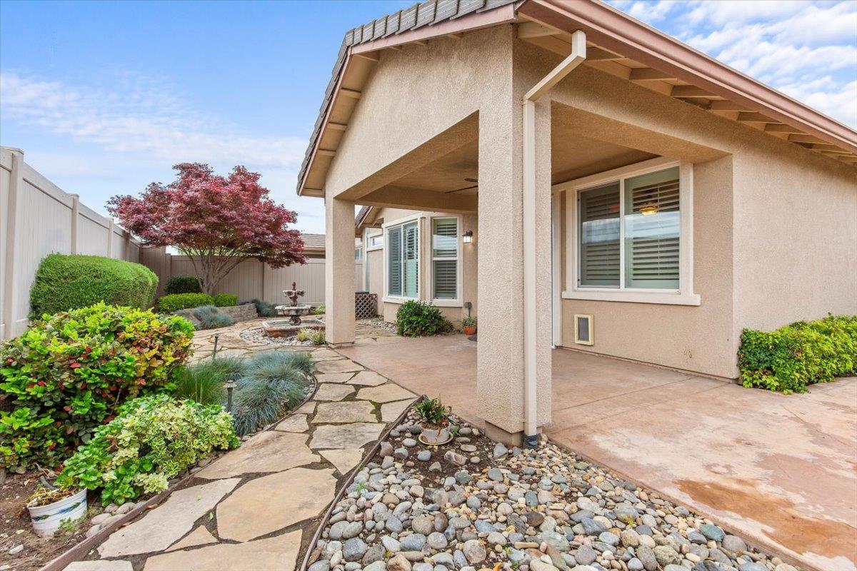 2053 Shady Oak St, Manteca, CA 95336