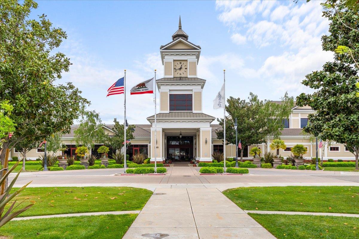 2053 Shady Oak St, Manteca, CA 95336