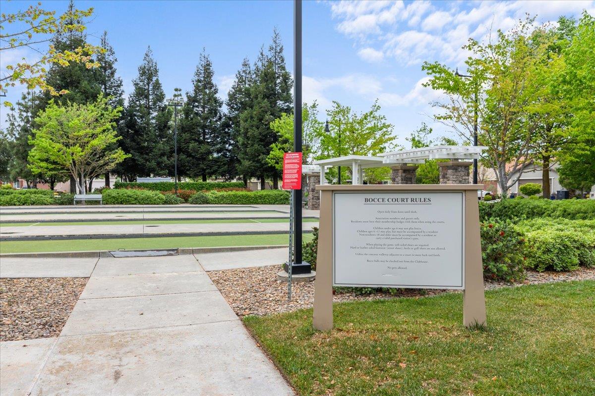 2053 Shady Oak St, Manteca, CA 95336