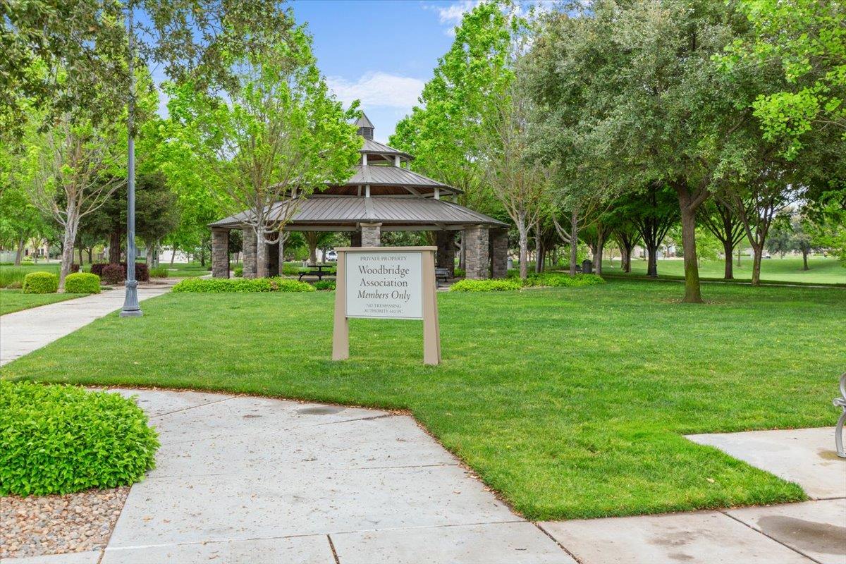 2053 Shady Oak St, Manteca, CA 95336