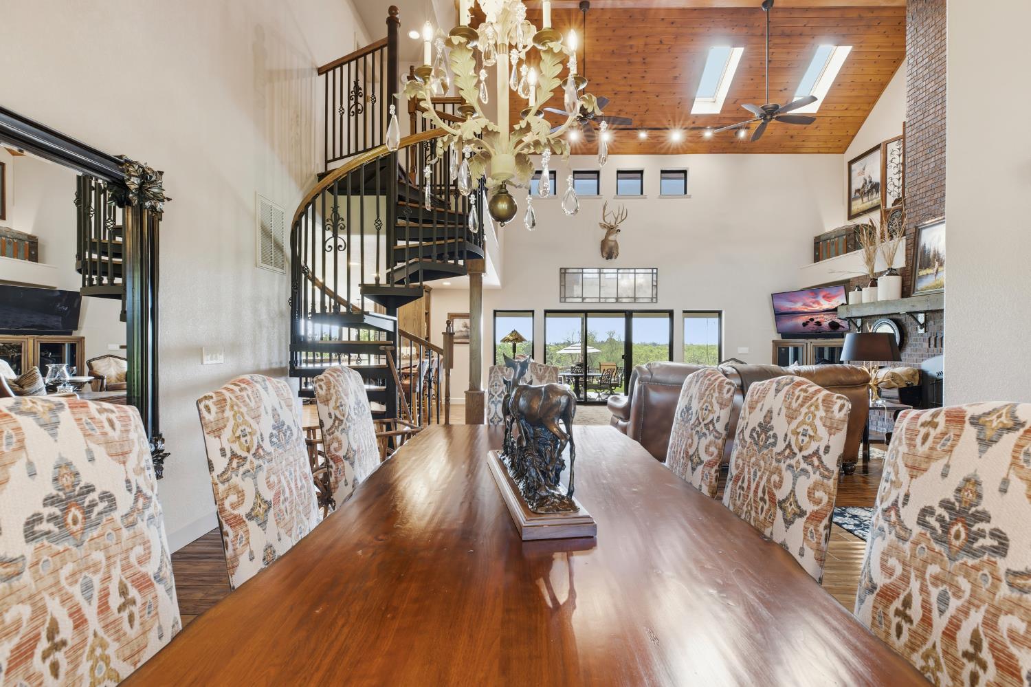 9000 Oak View Dr, Oakdale, CA 95361