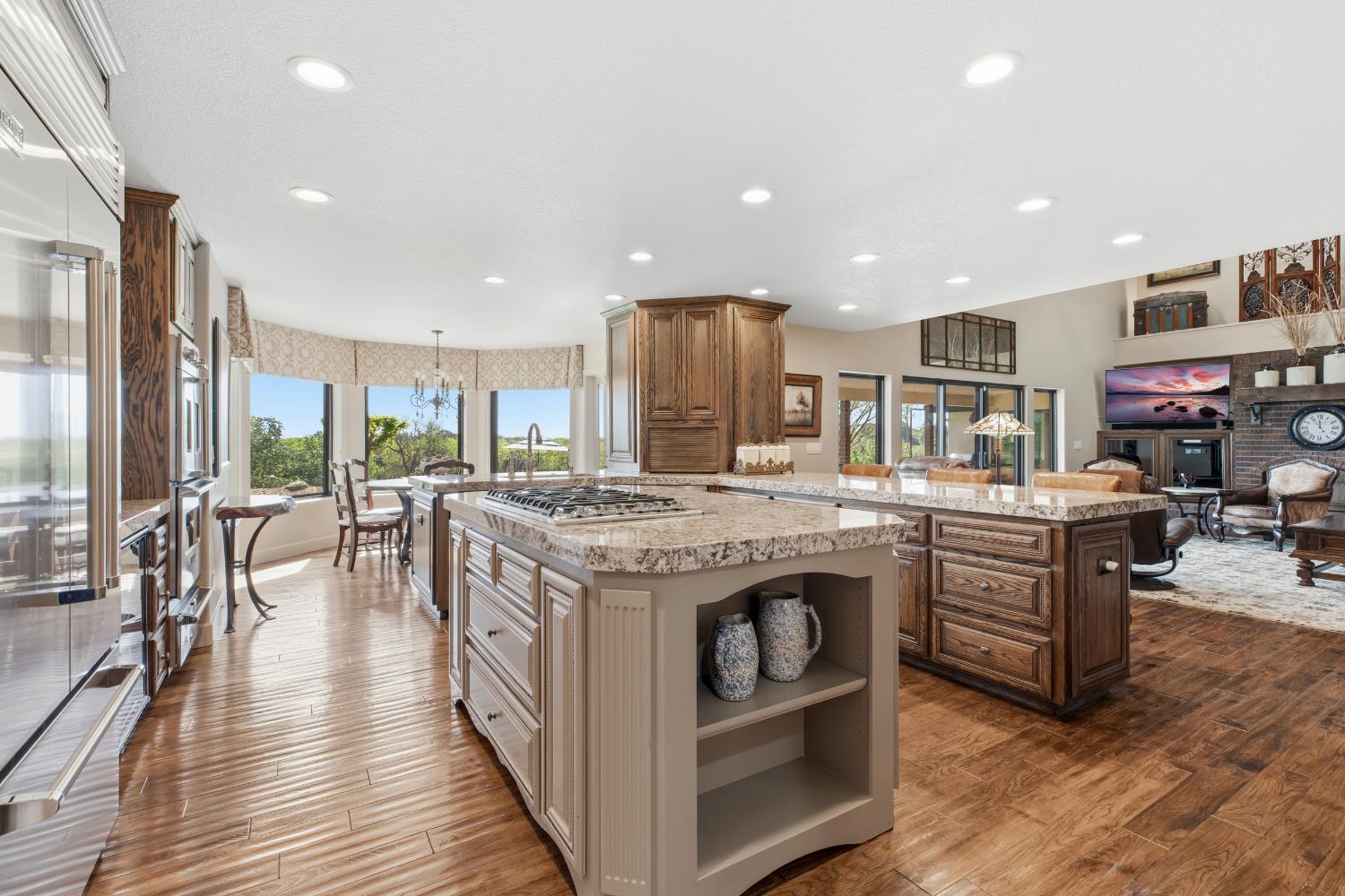 9000 Oak View Dr, Oakdale, CA 95361