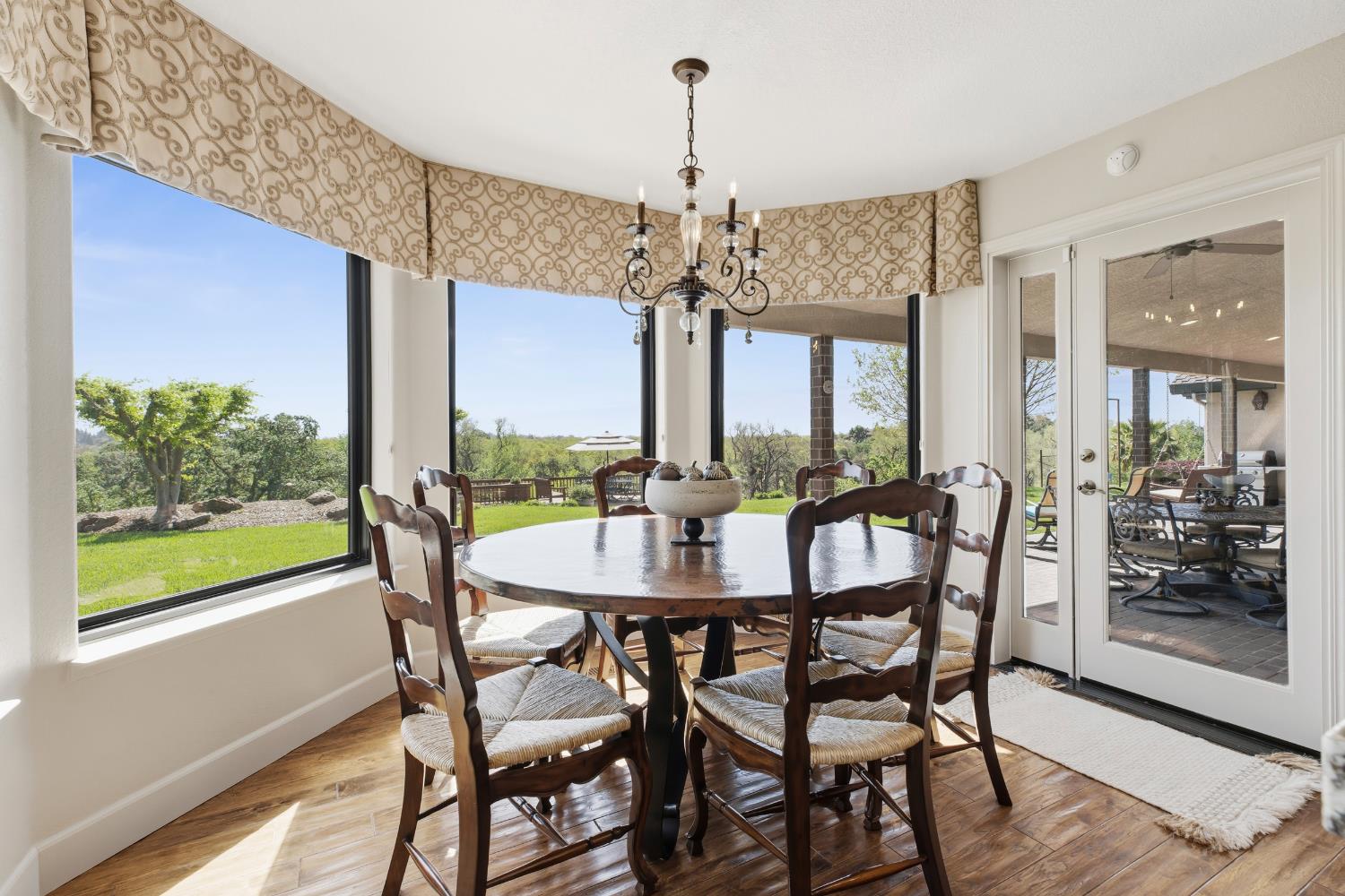 9000 Oak View Dr, Oakdale, CA 95361