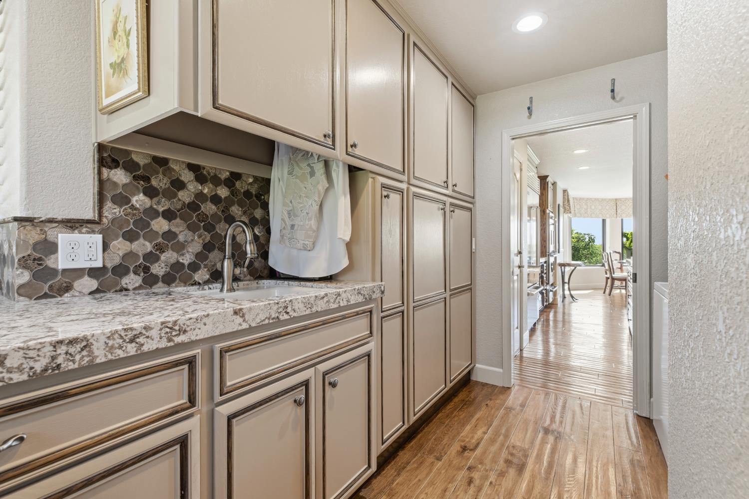 9000 Oak View Dr, Oakdale, CA 95361