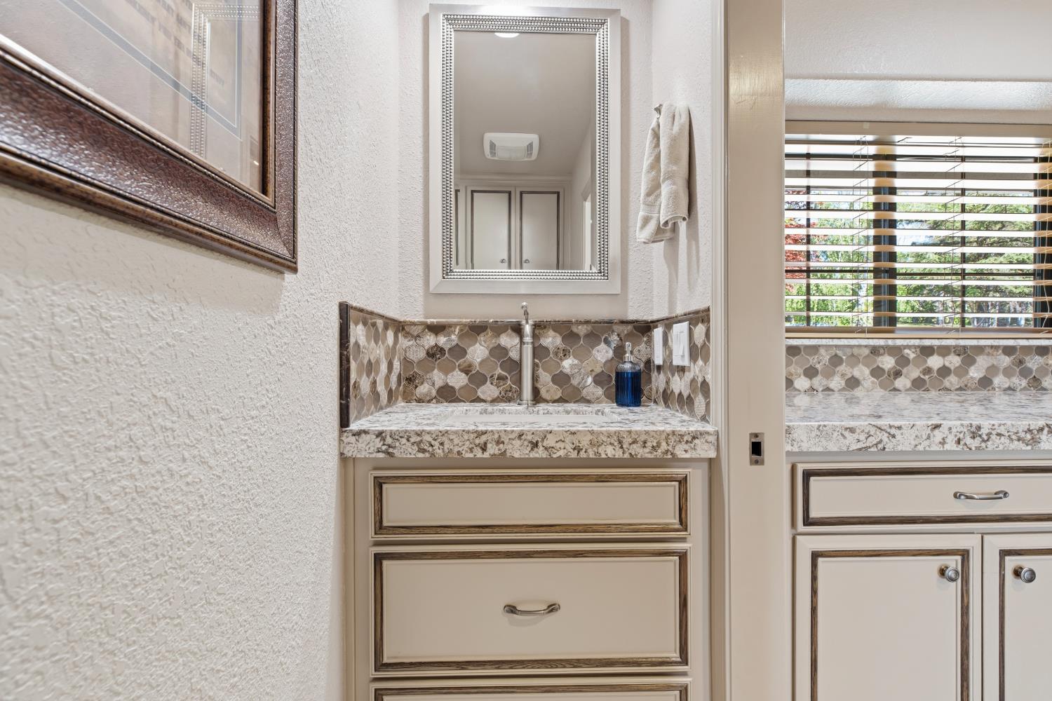 9000 Oak View Dr, Oakdale, CA 95361