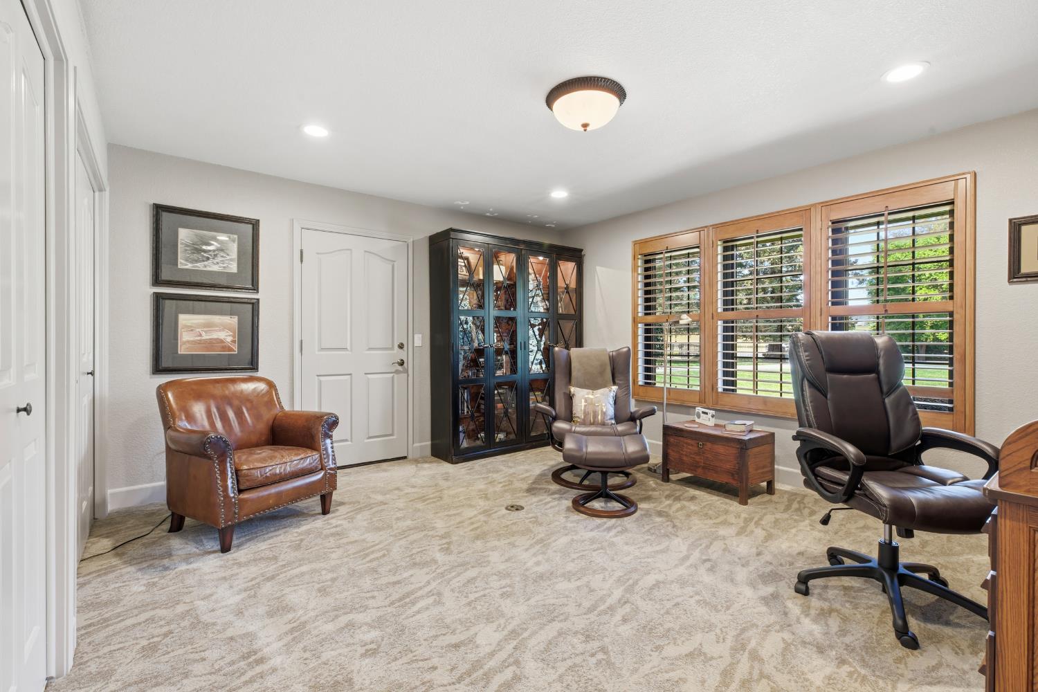 9000 Oak View Dr, Oakdale, CA 95361