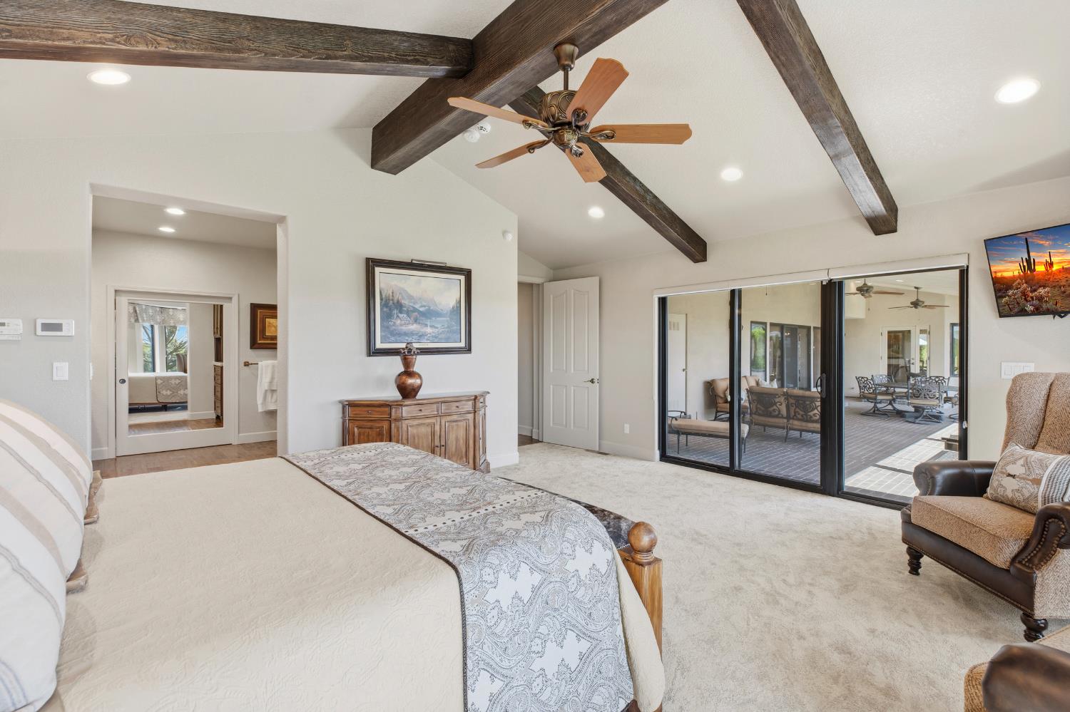 9000 Oak View Dr, Oakdale, CA 95361