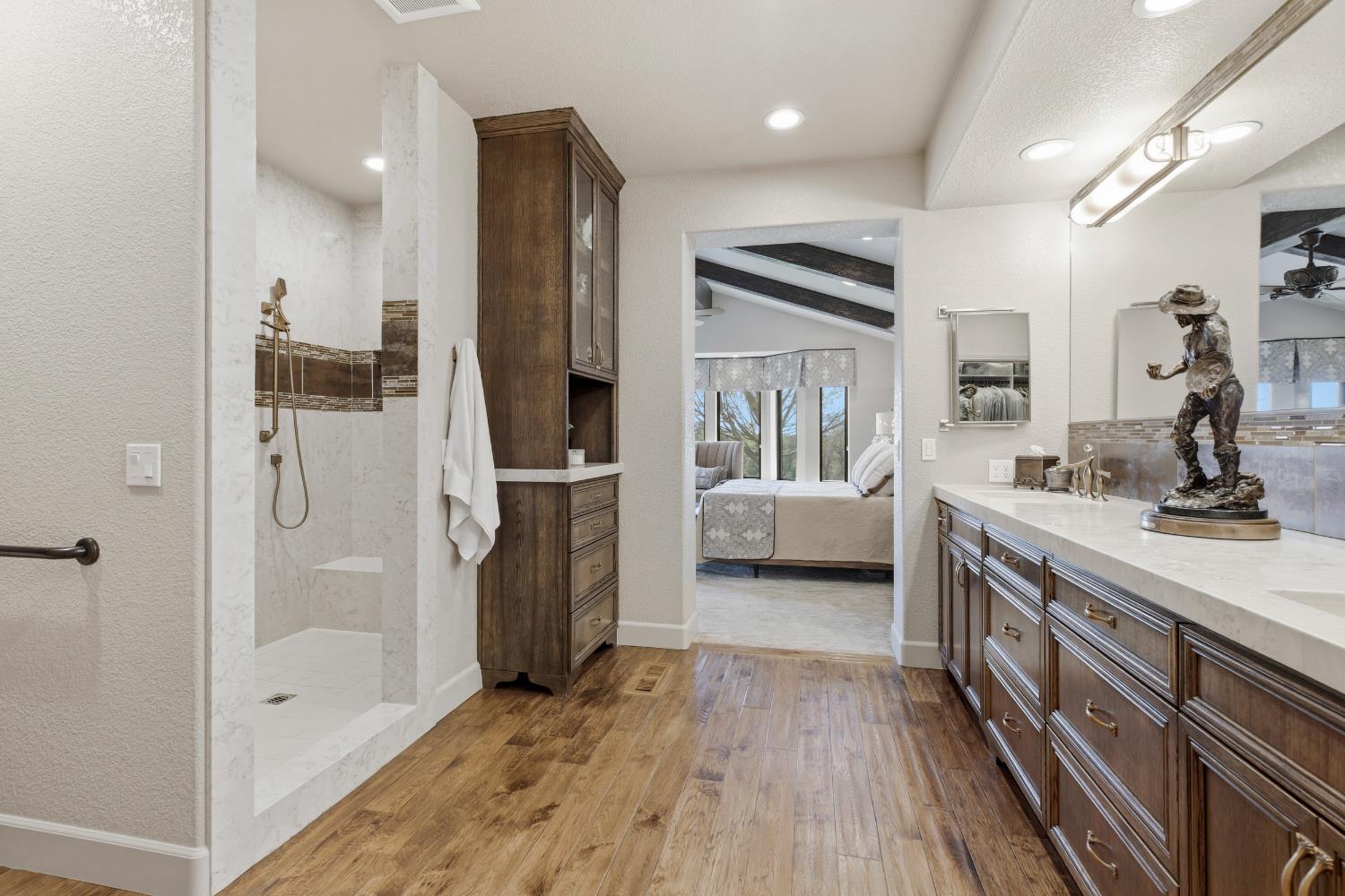 9000 Oak View Dr, Oakdale, CA 95361