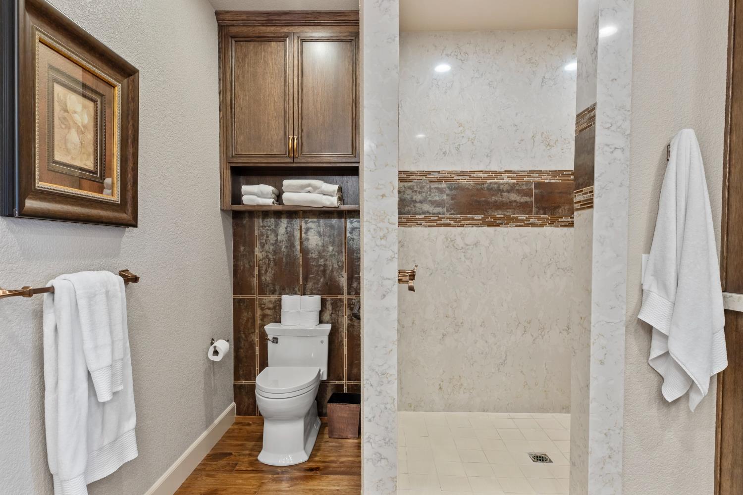 9000 Oak View Dr, Oakdale, CA 95361