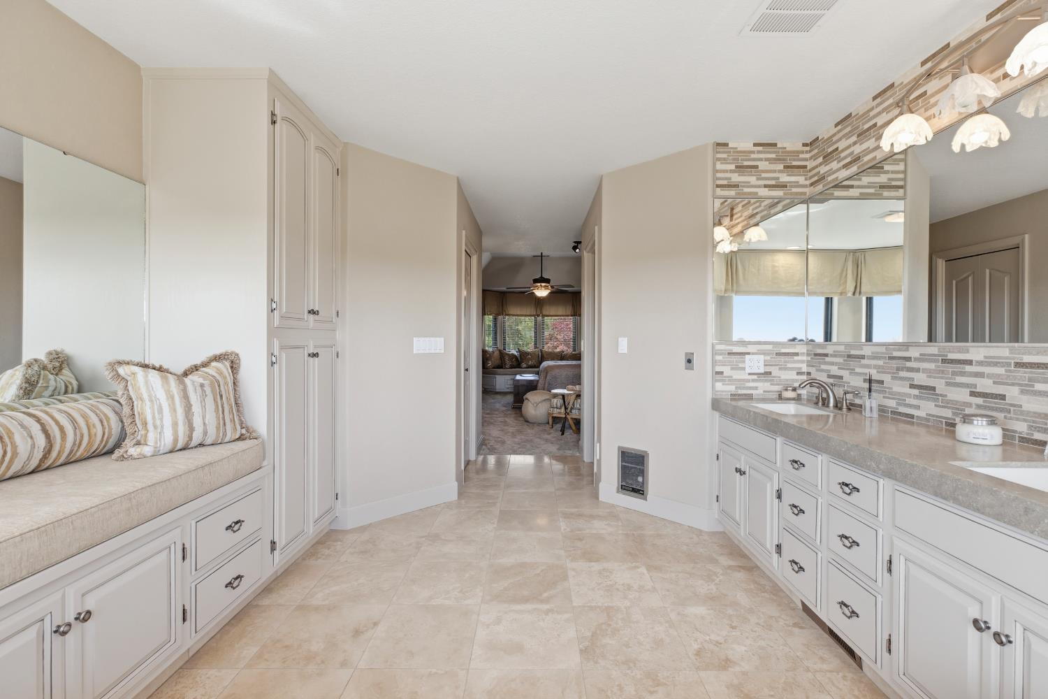 9000 Oak View Dr, Oakdale, CA 95361