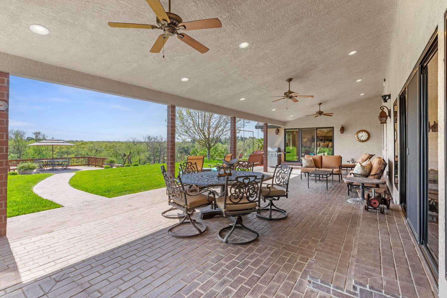 9000 Oak View Dr, Oakdale, CA 95361