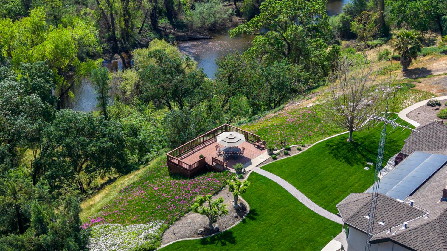 9000 Oak View Dr, Oakdale, CA 95361