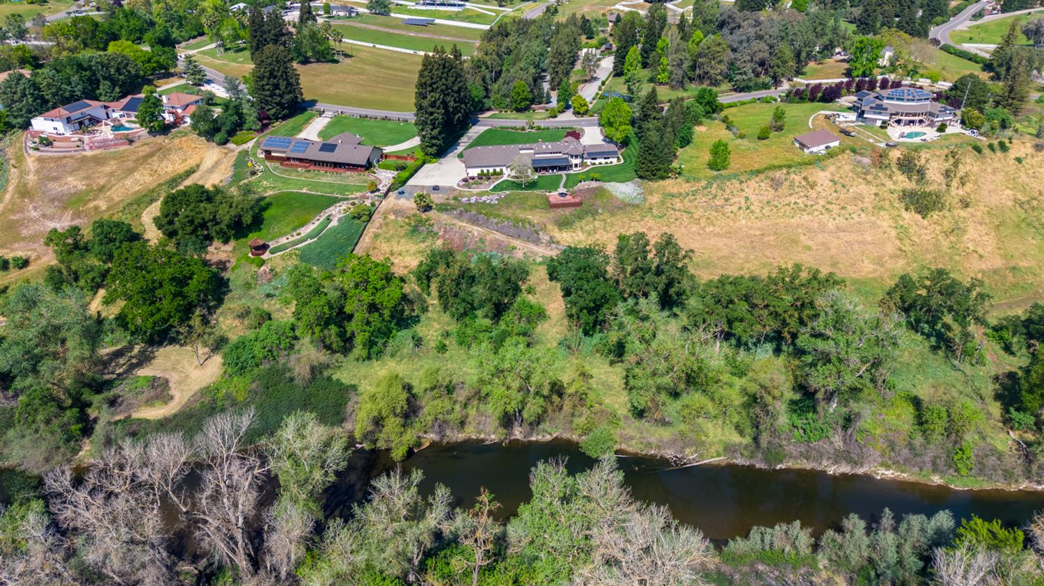 9000 Oak View Dr, Oakdale, CA 95361