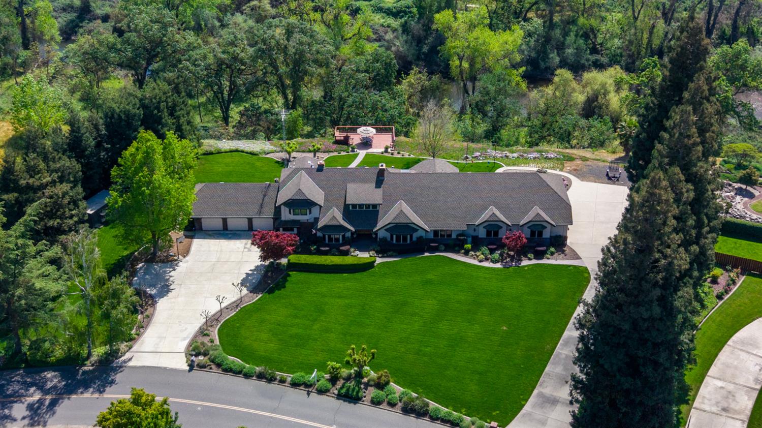 9000 Oak View Dr, Oakdale, CA 95361