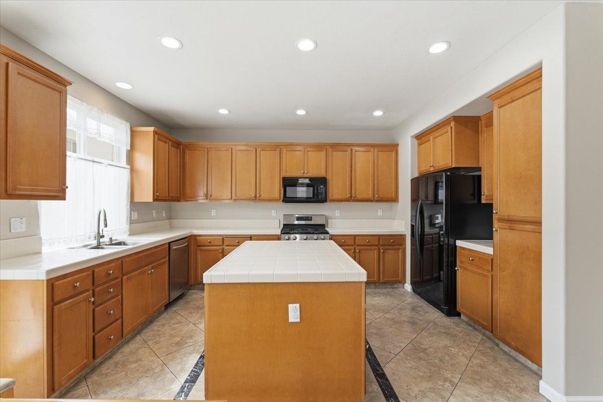 3554 Whitehaven Ave, Ceres, CA 95307