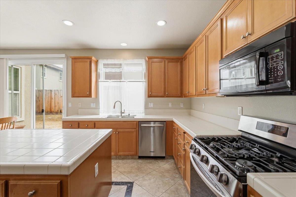 3554 Whitehaven Ave, Ceres, CA 95307