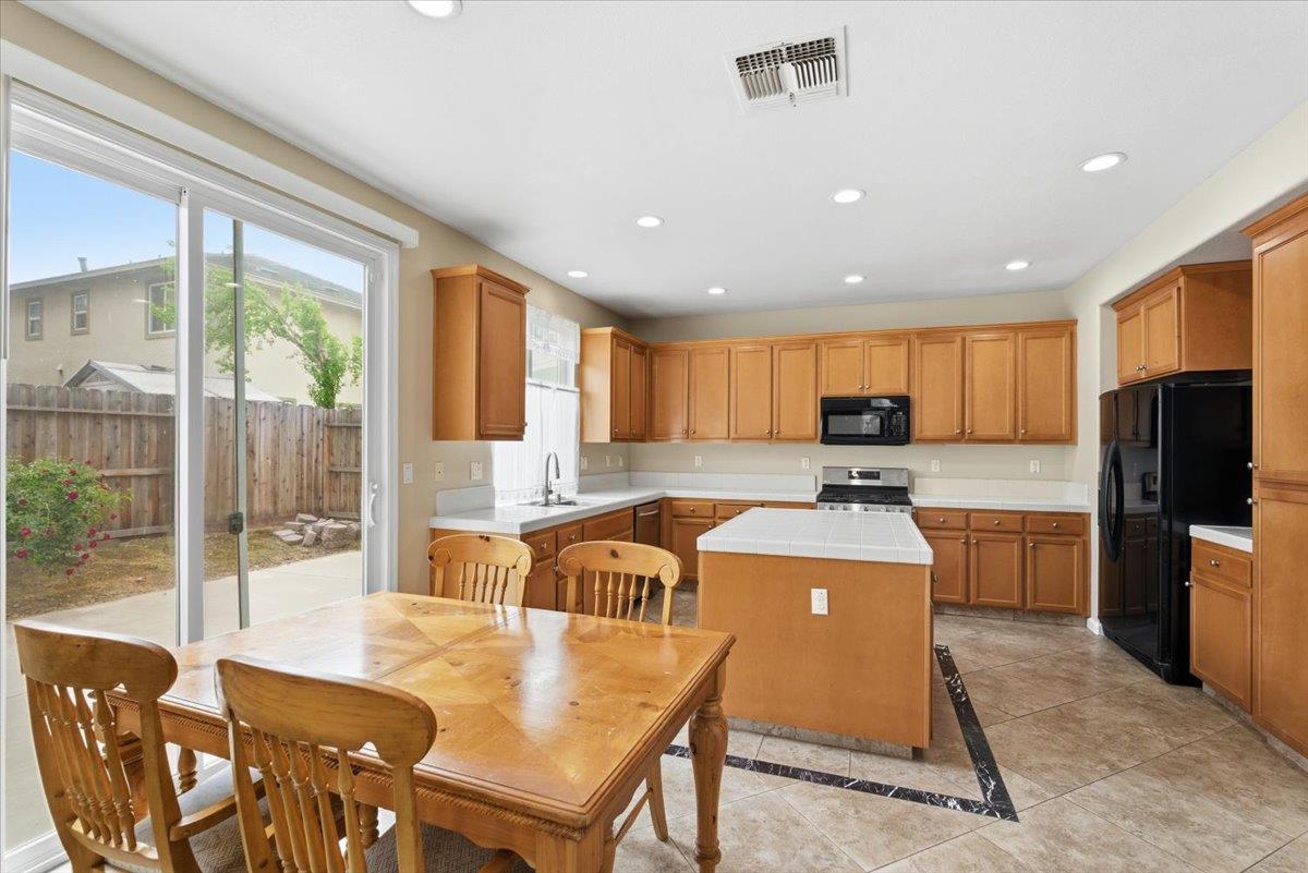 3554 Whitehaven Ave, Ceres, CA 95307