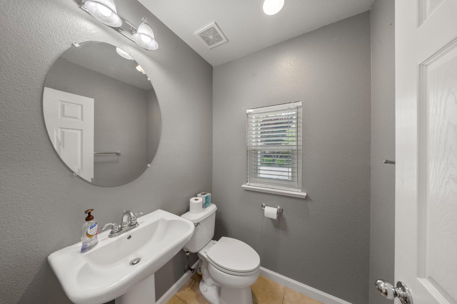 9332 Vintner Cir, Patterson, CA 95363