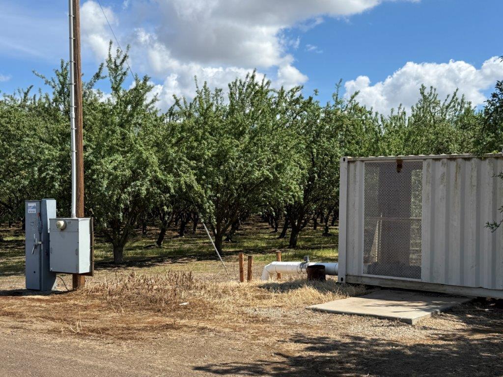 1 Buchanan Hollow Rd, Le Grand, CA 95333