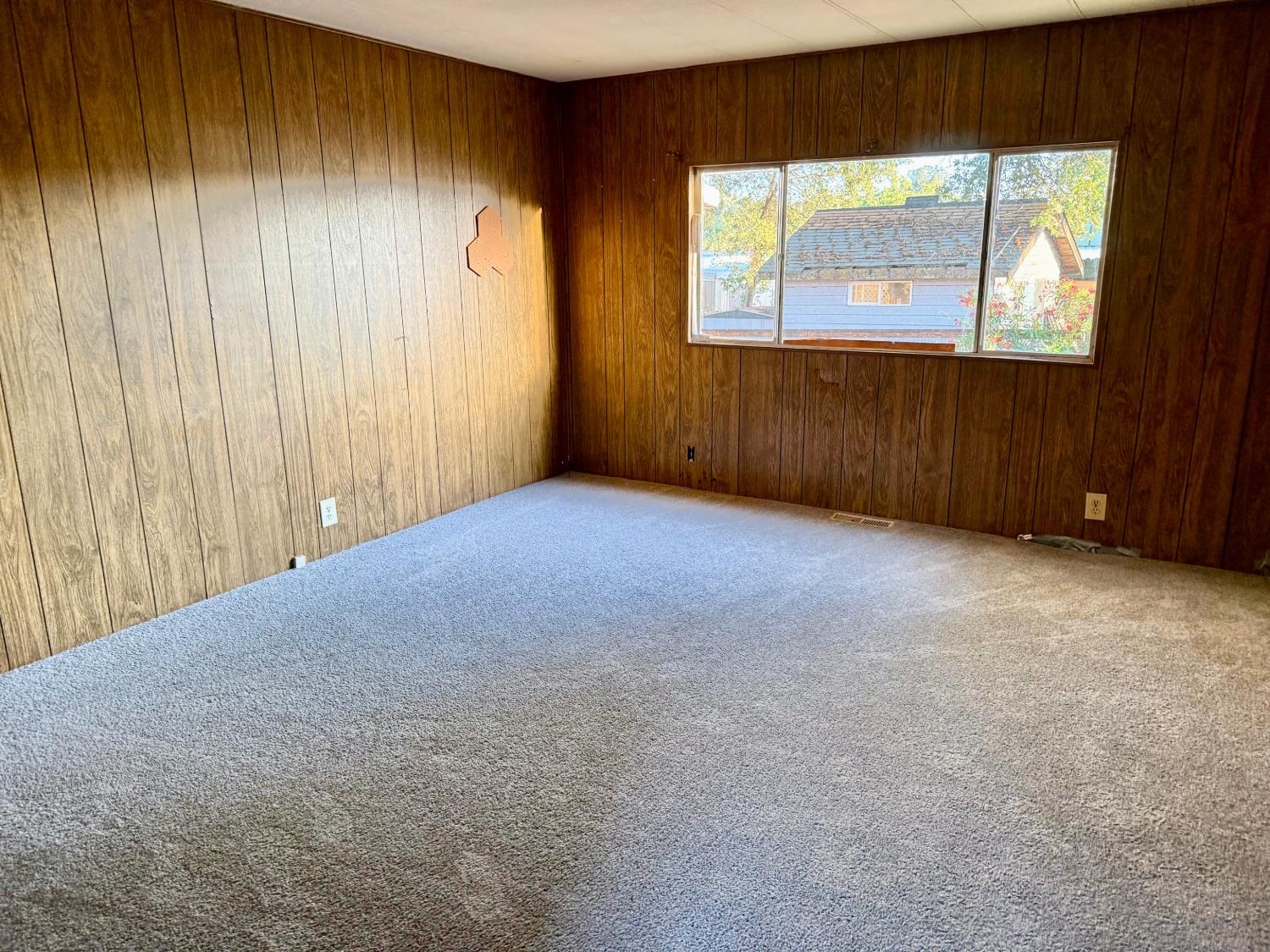 695 Feather Dr, Copperopolis, CA 95228