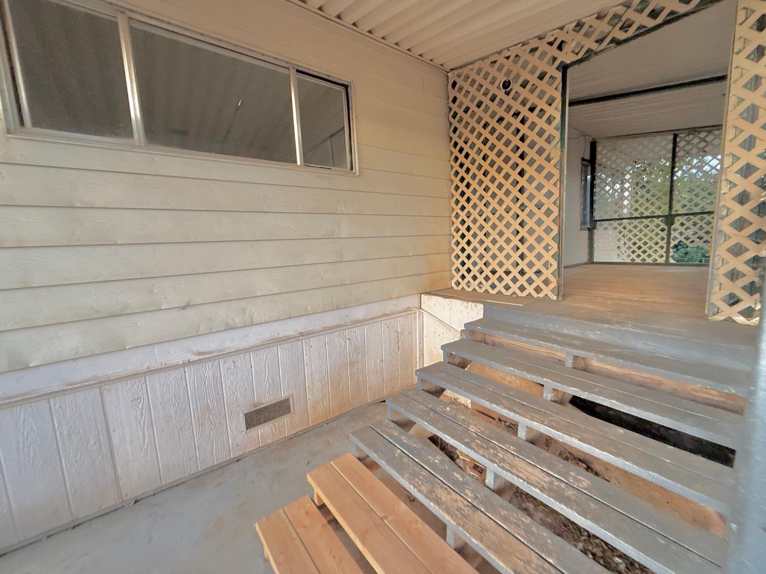 695 Feather Dr, Copperopolis, CA 95228