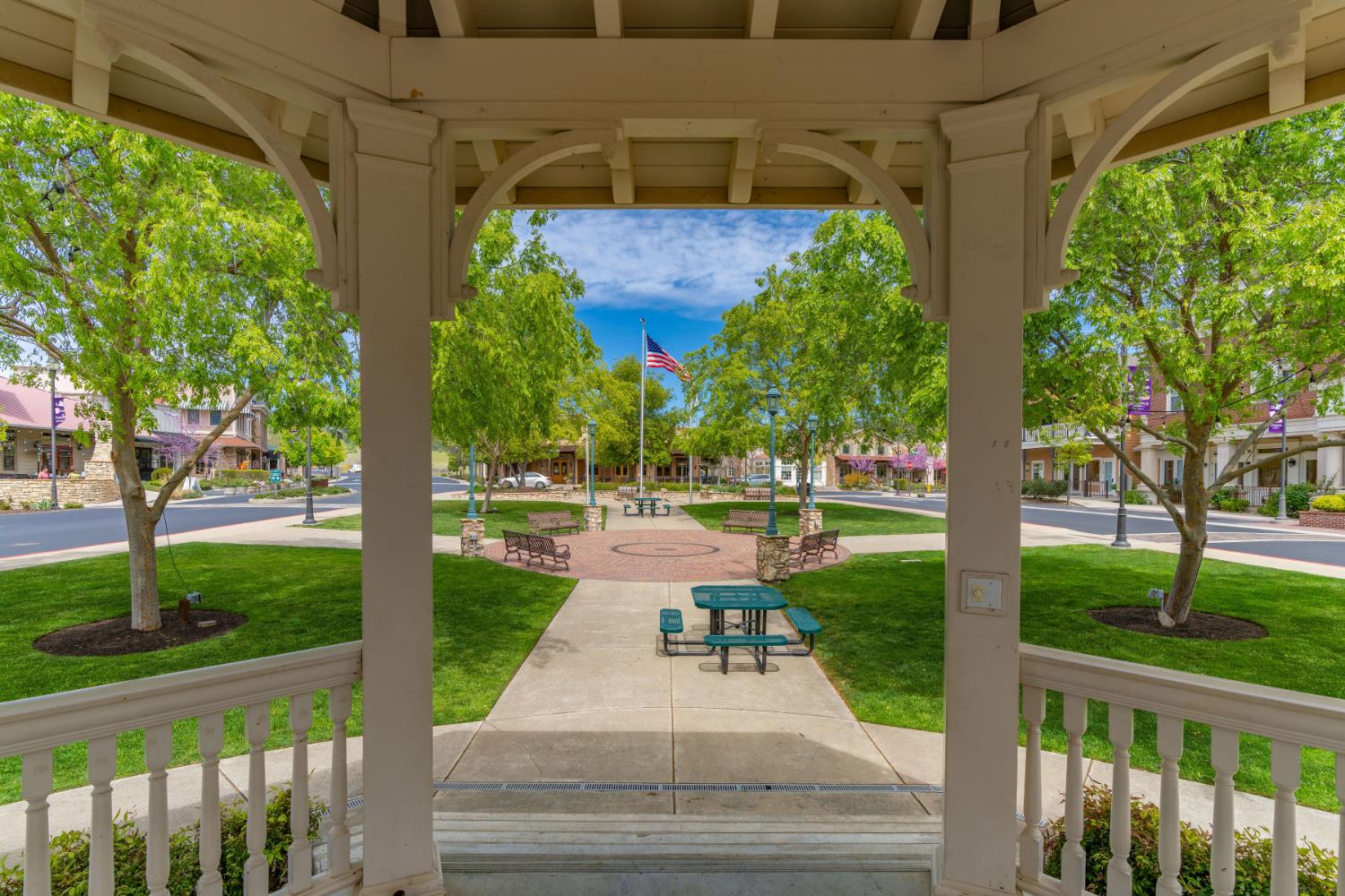 695 Feather Dr, Copperopolis, CA 95228