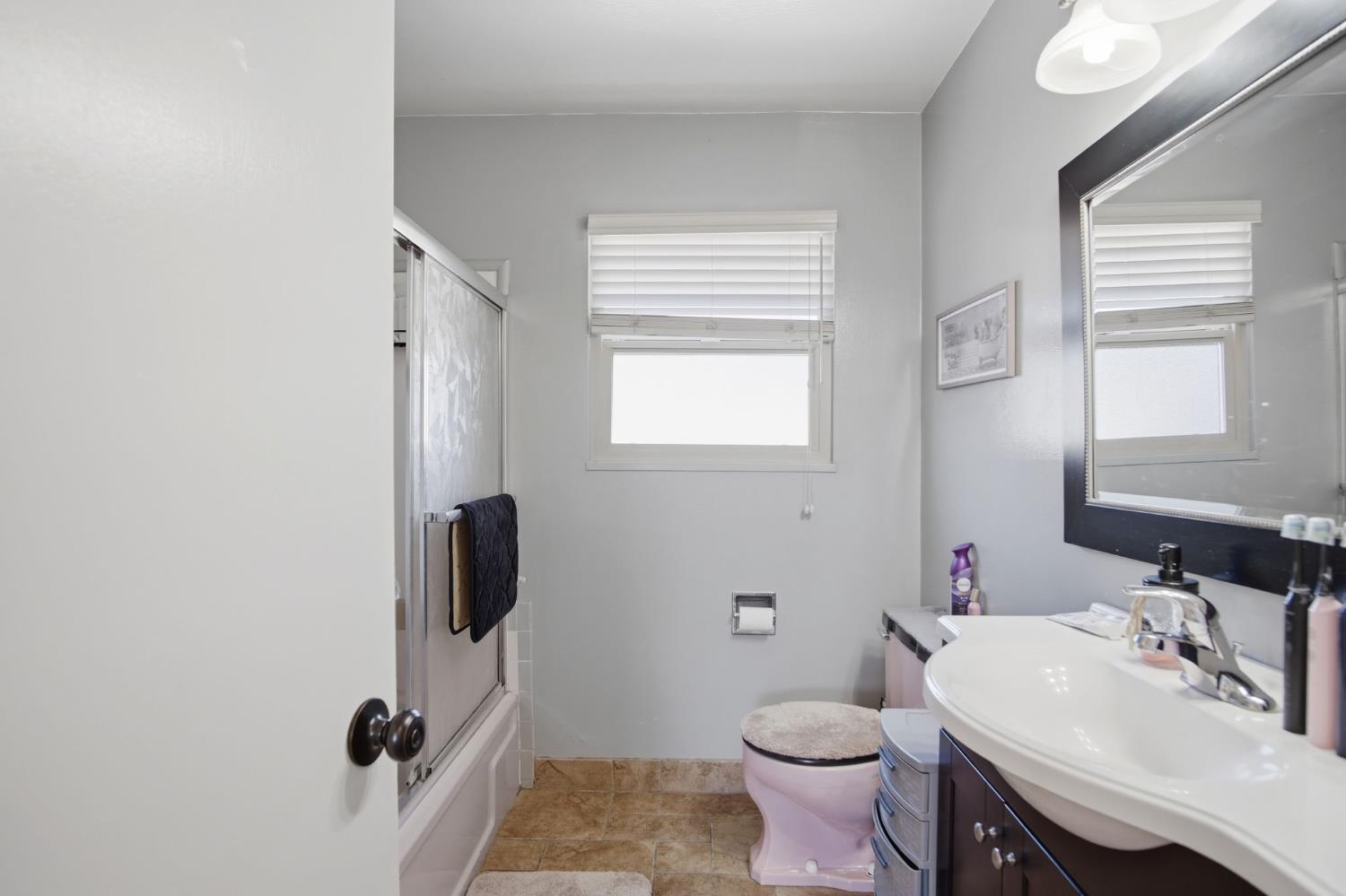 524 Ribier Ave, Modesto, CA 95350