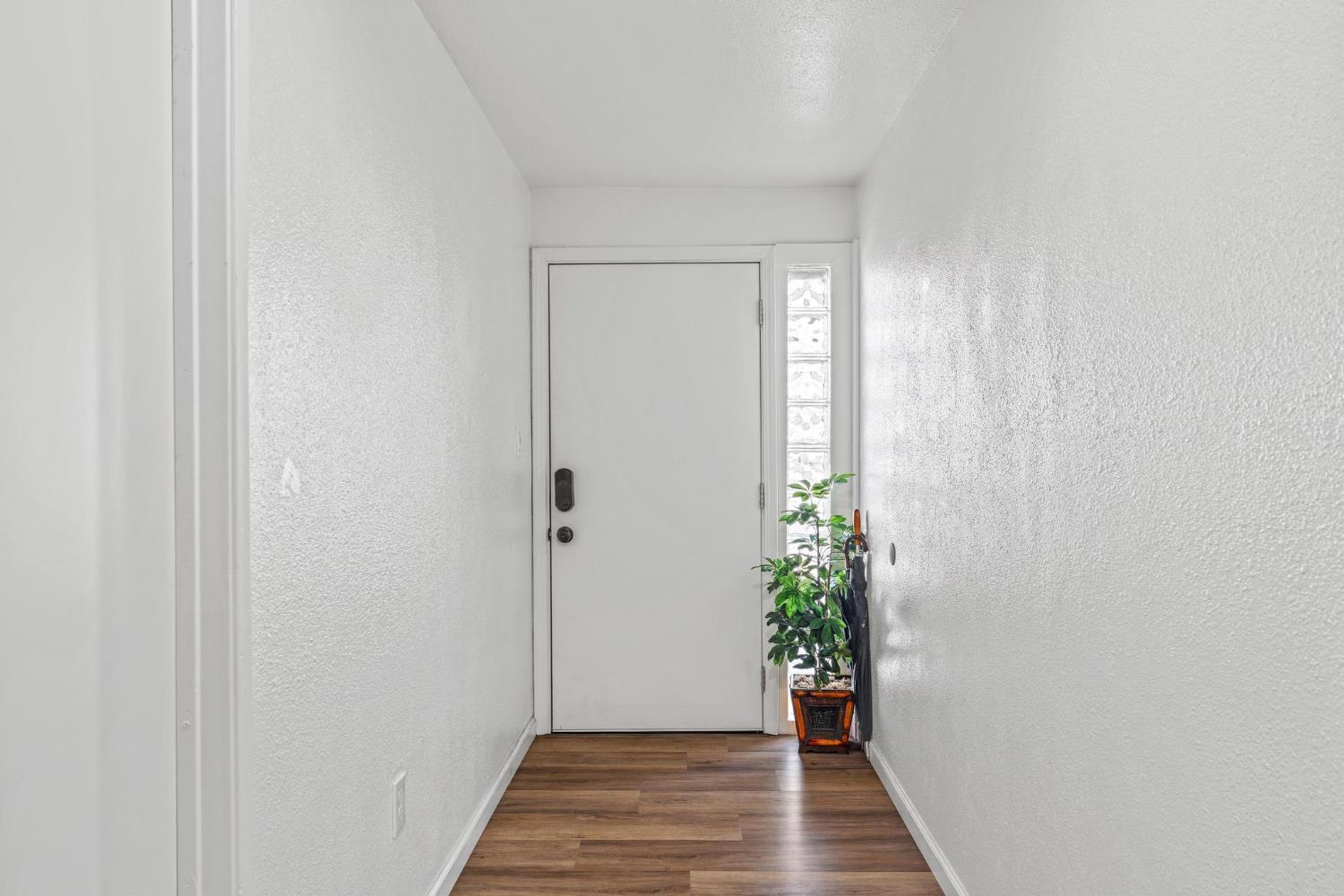 1432 Page Ct, Modesto, CA 95354