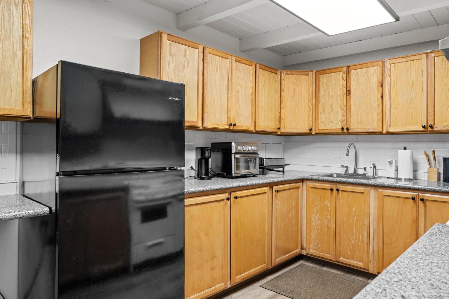 1432 Page Ct, Modesto, CA 95354