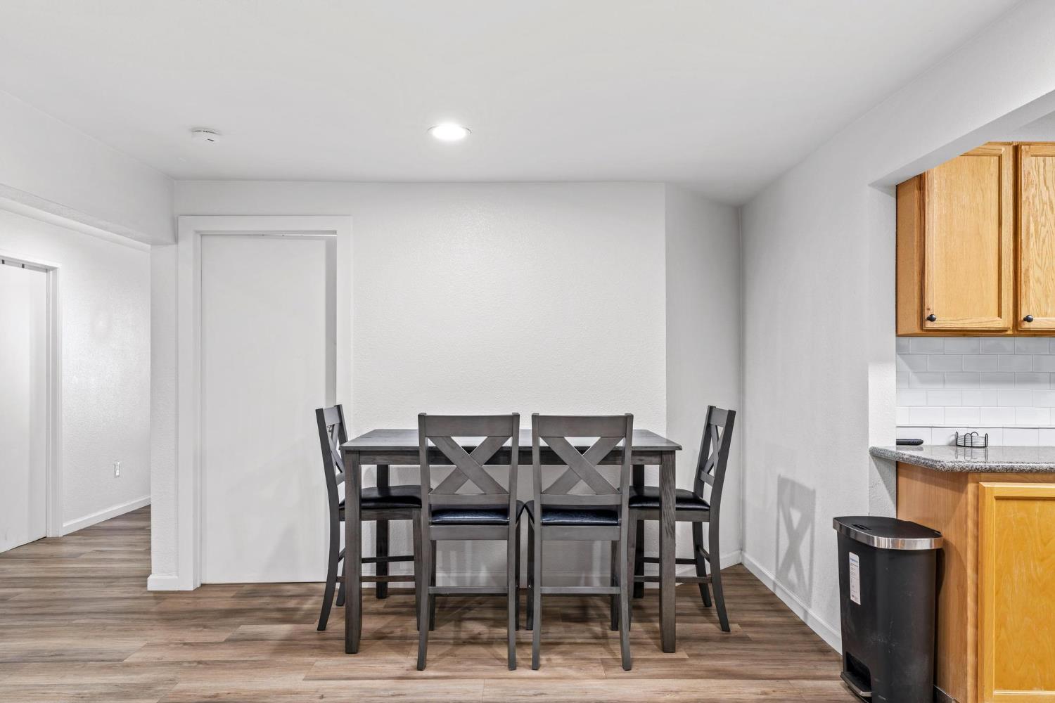 1432 Page Ct, Modesto, CA 95354