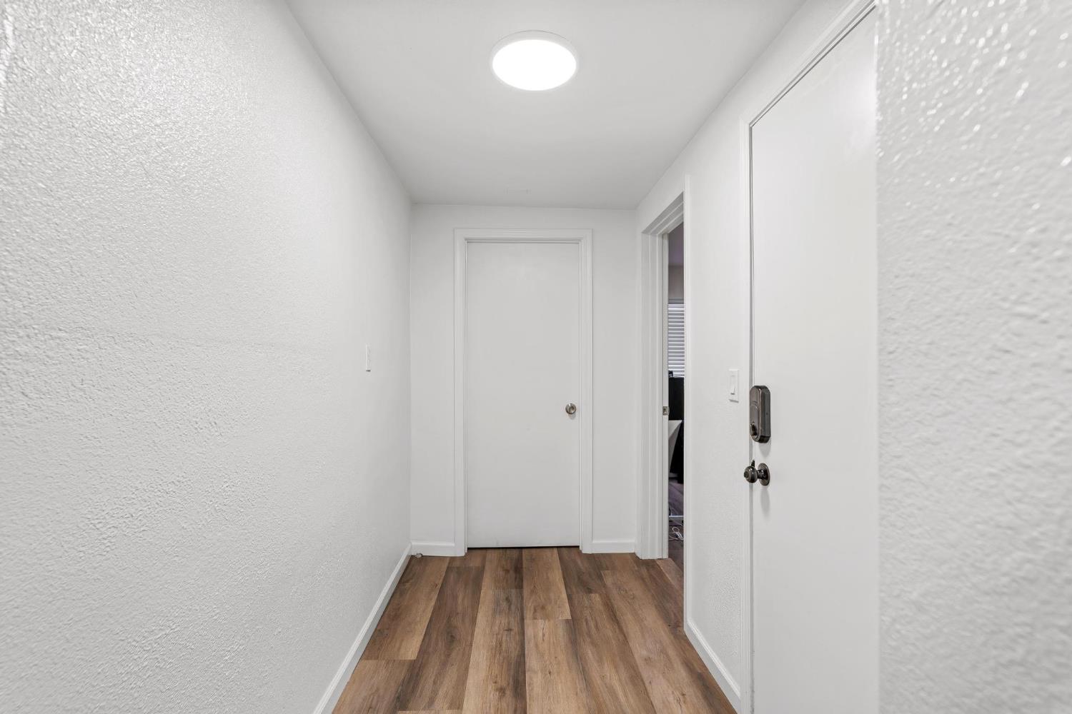 1432 Page Ct, Modesto, CA 95354