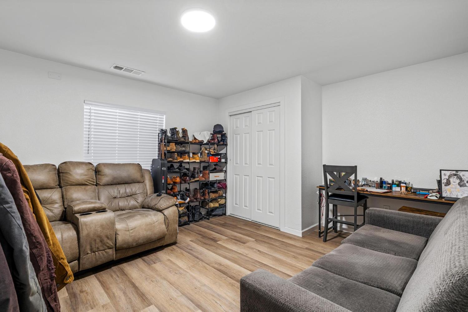 1432 Page Ct, Modesto, CA 95354