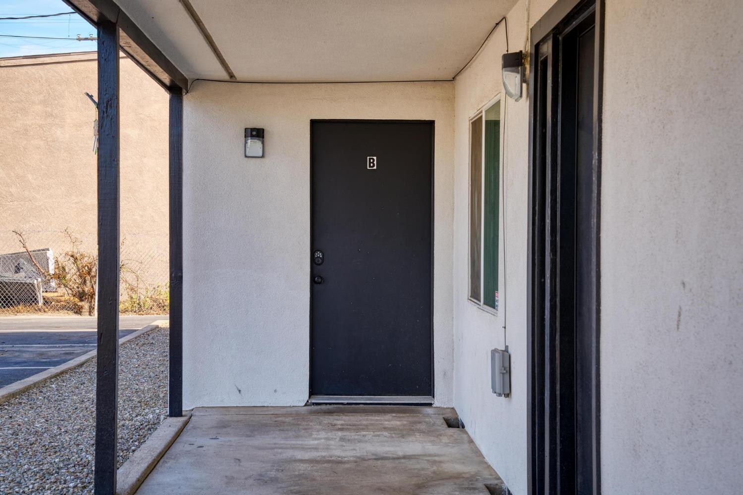 1432 Page Ct, Modesto, CA 95354