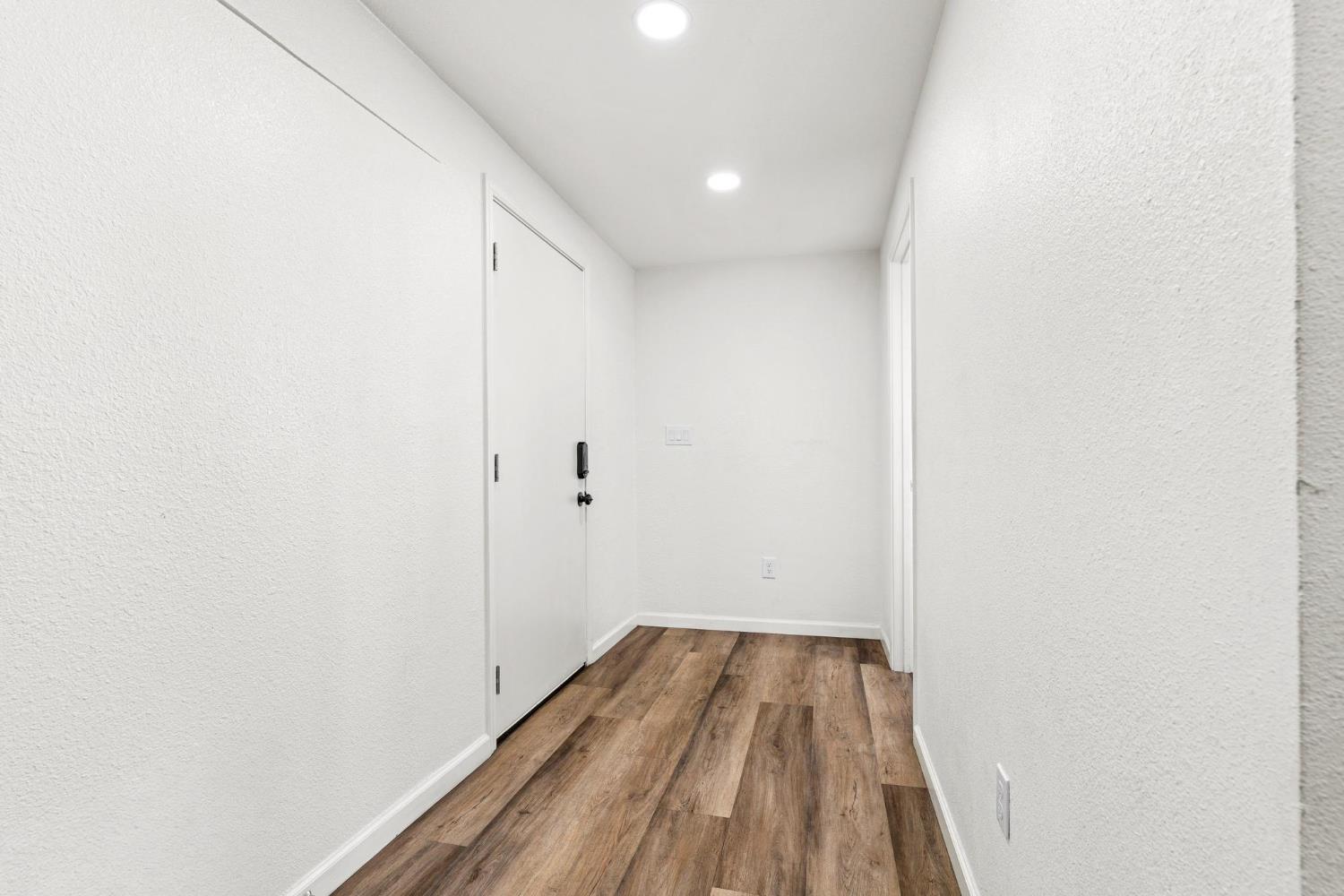 1432 Page Ct, Modesto, CA 95354