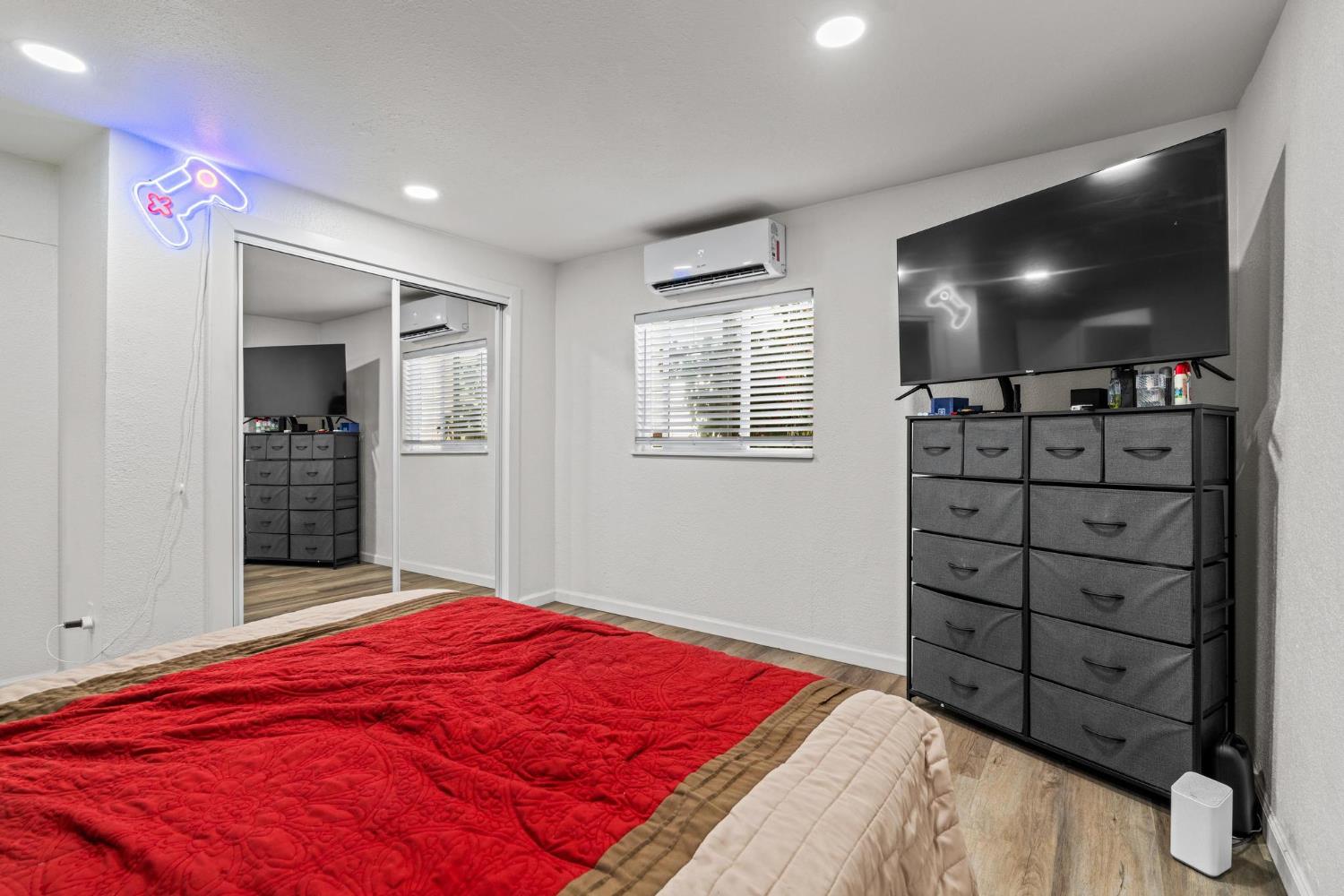 1432 Page Ct, Modesto, CA 95354