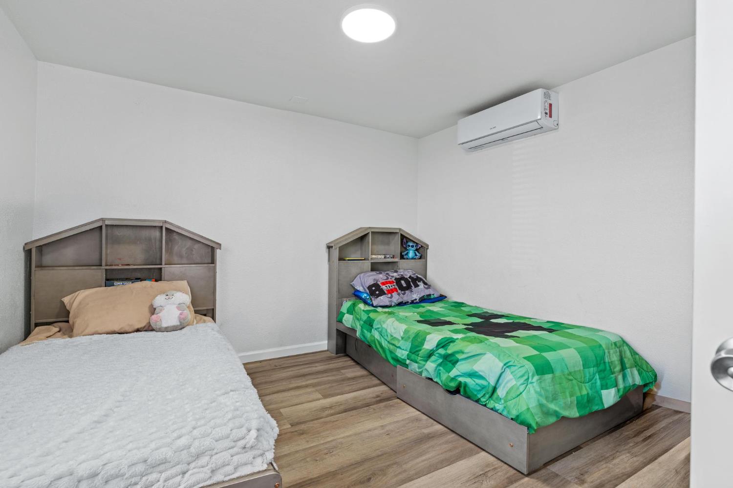 1432 Page Ct, Modesto, CA 95354